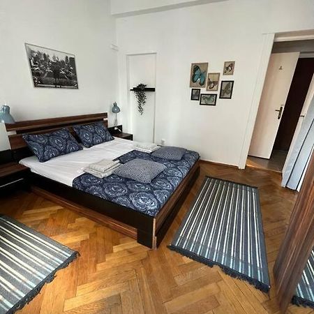 Apartament Ultracentral Universitate Bucarest Esterno foto